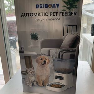 Automatic pet feeder